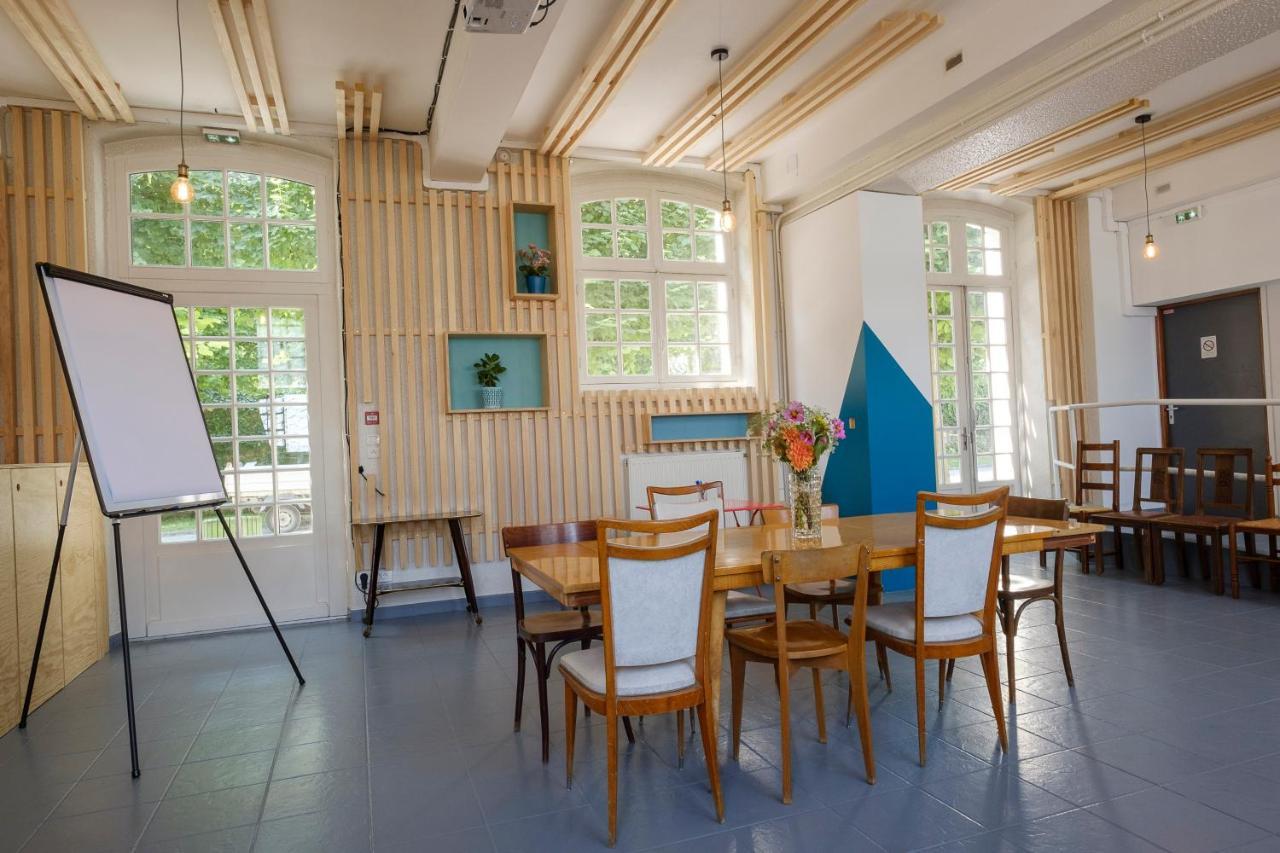 Auberge La Maison Montreau Монтрей Екстер'єр фото